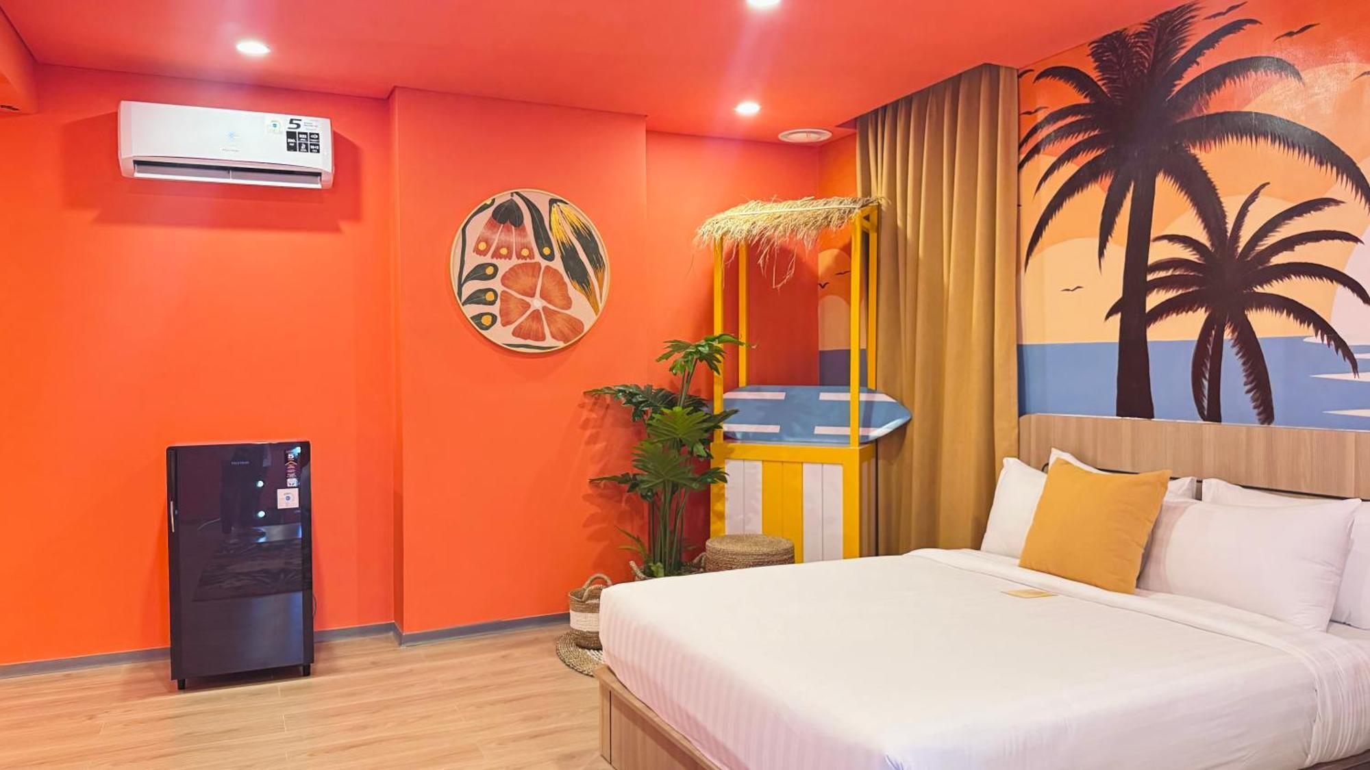 Yellow Bee Resort Cililitan Jakarta Exterior foto