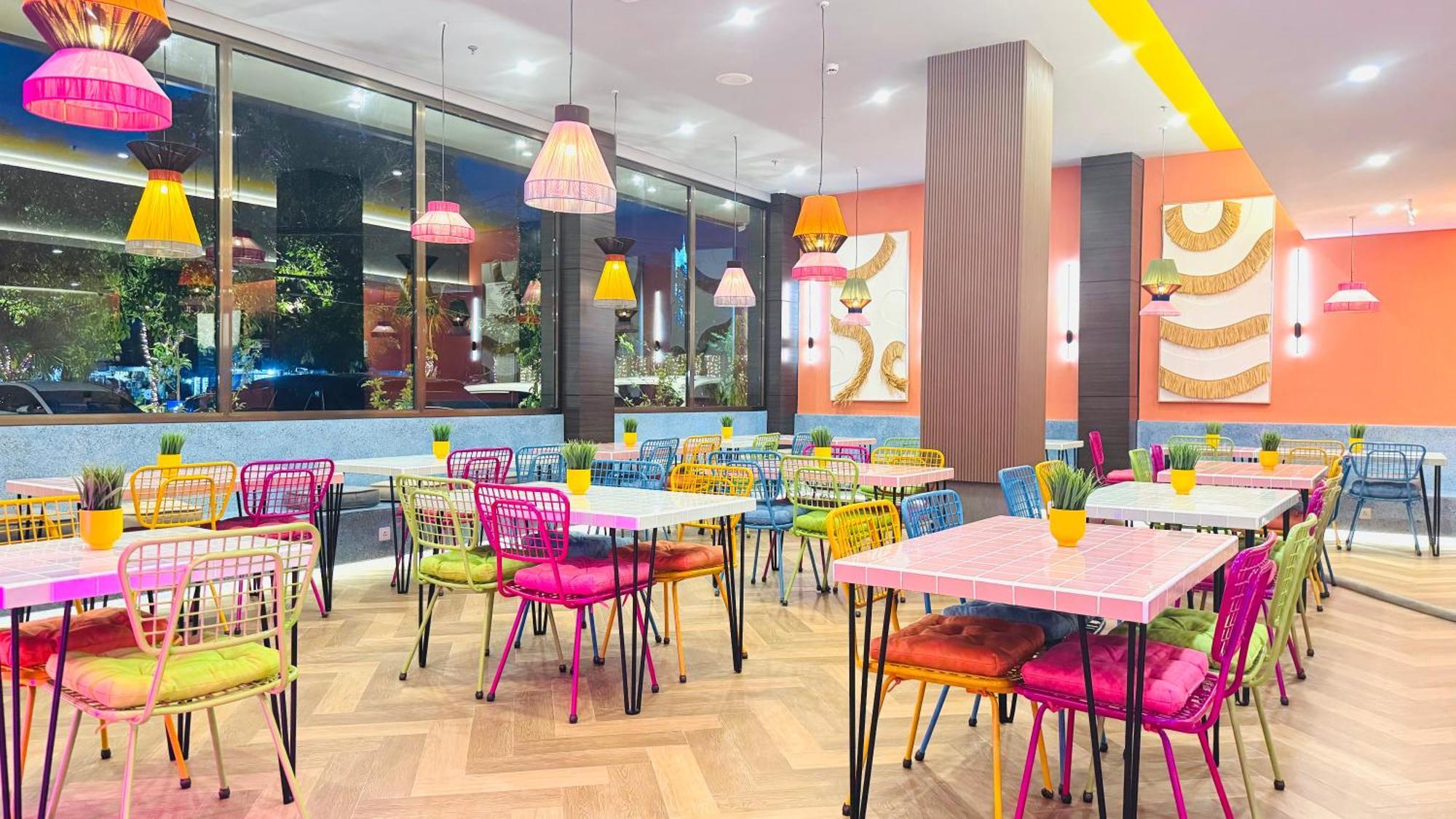 Yellow Bee Resort Cililitan Jakarta Exterior foto